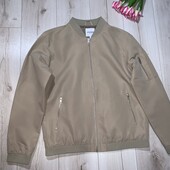 Відмінний стан.Куртка вітрова розмір ХЛ.