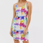 Яскрава міні сукня