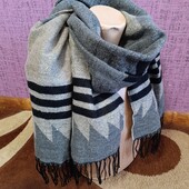 Гарний теплий палантин only
