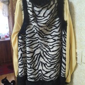 Цікава накидка/жилетка