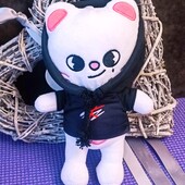 Хорёк Джинирет 22 см в пусере Хёнджин Игрушка мягкая 22 см Стрей кидс