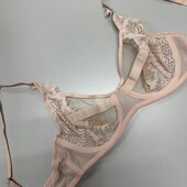 822. Бюстгальтер мереживний 75С