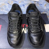 Кожаные кроссовки.р.р.37.5.стелька 23 см.в хорошем состоянии.Оригинал!