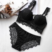 Комплект мереживної білизни (бюстгальтер + трусики)