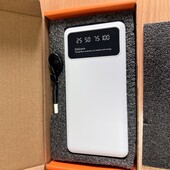 Павербанк з ємністю 20000 мАг, можна використовувати як фонарик, usb, type-c, micro. Новий