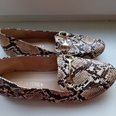 Класні нові лофери. 24см