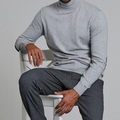 10801.вязаний тонкий трикотажний гольф livergy