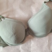 Гладенький бюстгалтер 85С зеленого кольору (нюанс). 8680