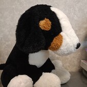 Собака плюшева велика.