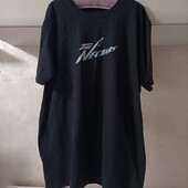 Чорна футболка з написом р.хл