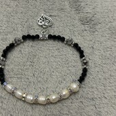 Новинка!!Красивый браслет резинка,речной жемчуг и черный опал, длина16 - 20 см