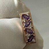 Новинка! Красивые серьги с нежно сиреневыми и белыми цирконами ,позолота 18 К,высота 1.7см/7 мм