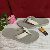 Teva,оригінал,із текстилю,розмір 42,устілка 28