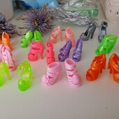 2 пари взуття для барбі на вибір