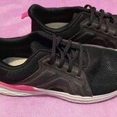 жіночі класні легенькі кросівки 