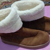 жіночі вугі в гарному стані розмір 39 