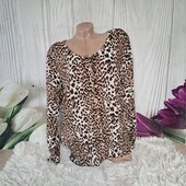 Трендова кофта на ґудзиках королівського розміру