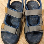 Босоніжки, сандалі