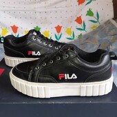 Кроссовки.р.р.36.стелька 22.5 см.в хорошем состоянии.Оригинал!