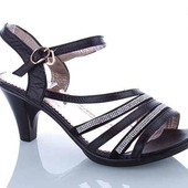 Женские кожанные босоножки на каблуке высота каблука 8 см