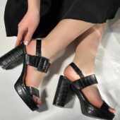 Жіночі чорні босоніжки на підборах 26 см