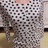 Приємна тоненька кофточка