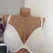 Бюстгальтер на Marks & Spencer 85D Не ношений!