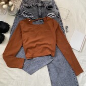 Красива кофтинка з відкритою спинкою у кольорі цегли