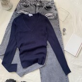 Джемпер з V-образним вирізом темно-синього кольору