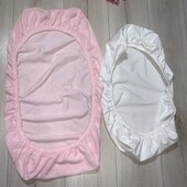 Два дитячих простирадла на резинці.