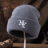 Стильна подвійна сіра шапка NY – мінімалізм, що завжди в тренді