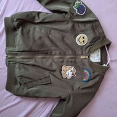 крутая куртка бомбер от Zara