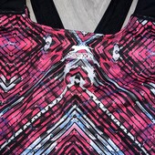 суцільний спортивний купальник Slazenger з принтом у рожево-чорних тонах.