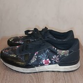 Кроссовки р. 36