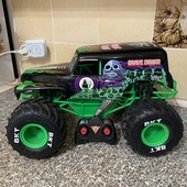 Крутезний величезний позашляховик на радіокеруванні Monster Jam 1:10 Зарядка usb кабель Оригінал