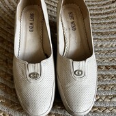 Кожаные туфли со стелькой soft 41 р