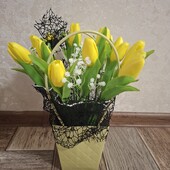 Квіткова композиція 18тюльпанів