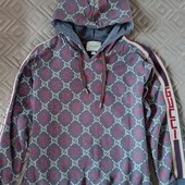 Разгружаю шкаф дочки. Фирменная теплая толстовка Gucci на девочку в отличном сост..
