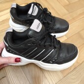 Кросівки adidas. Розмір 38. Устілка 24,2 см