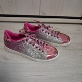 Кросівки