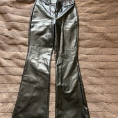 Шкіряні штани на флісі zara чорні Хс