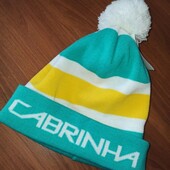 Стильна тепла зимова шапка